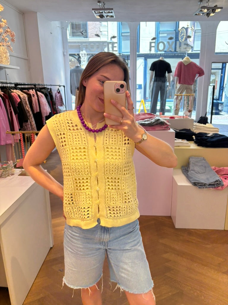 Sanne knitted crochet vestje geel