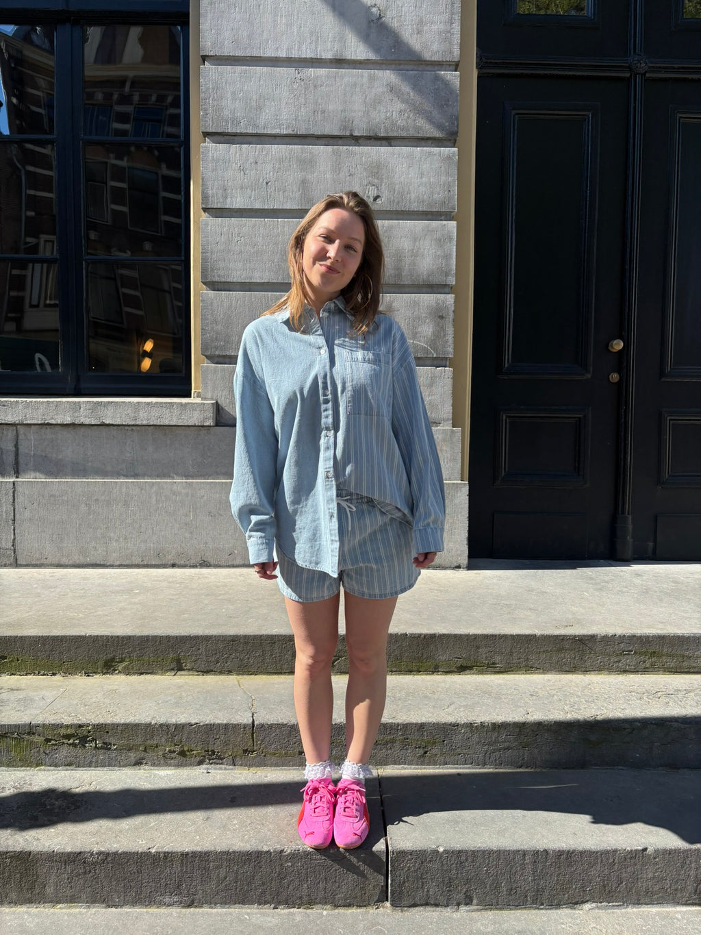 Indy gestreepte shorts licht denim blauw