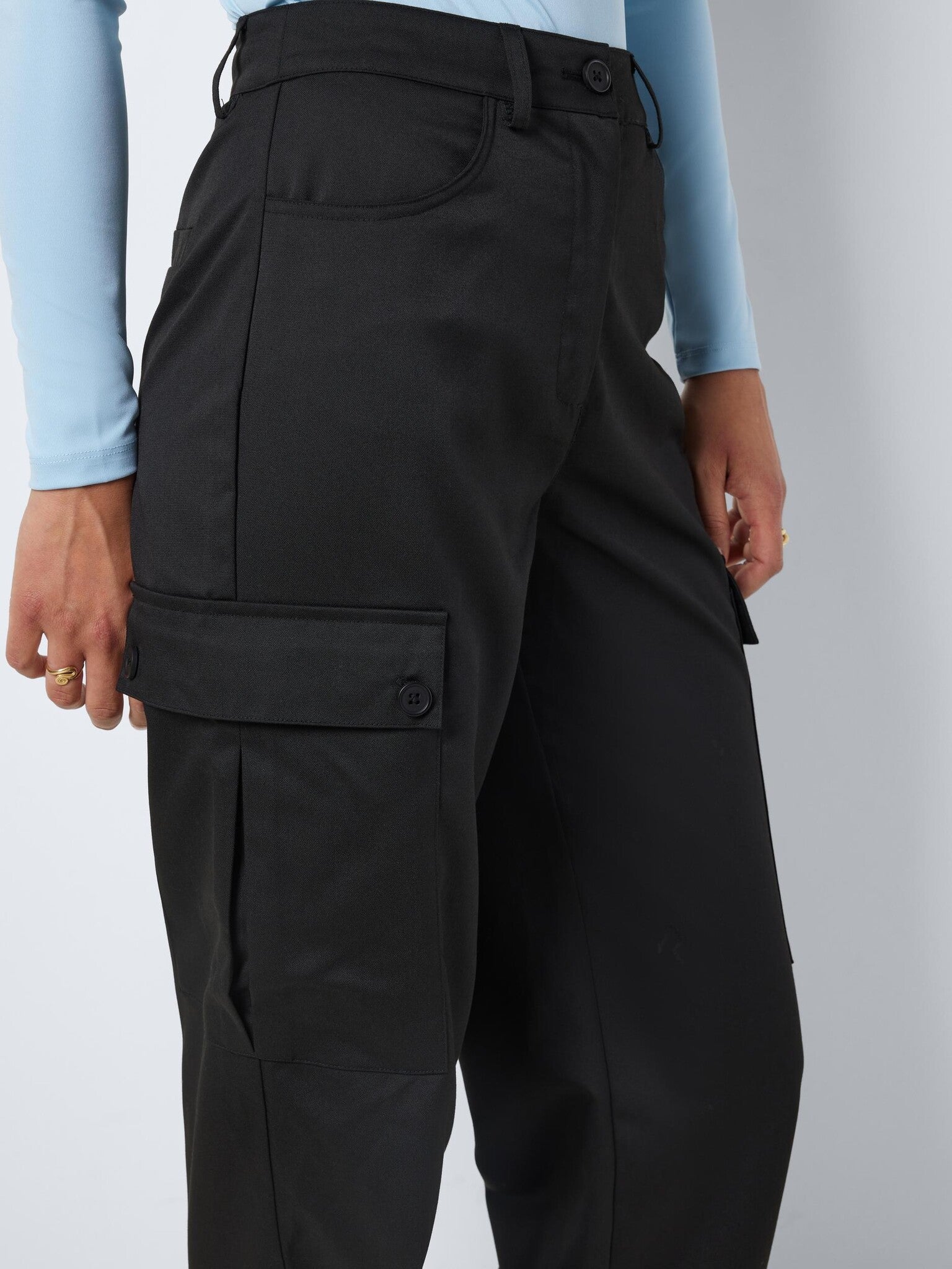 Drewie high waisted wide leg cargo broek zwart